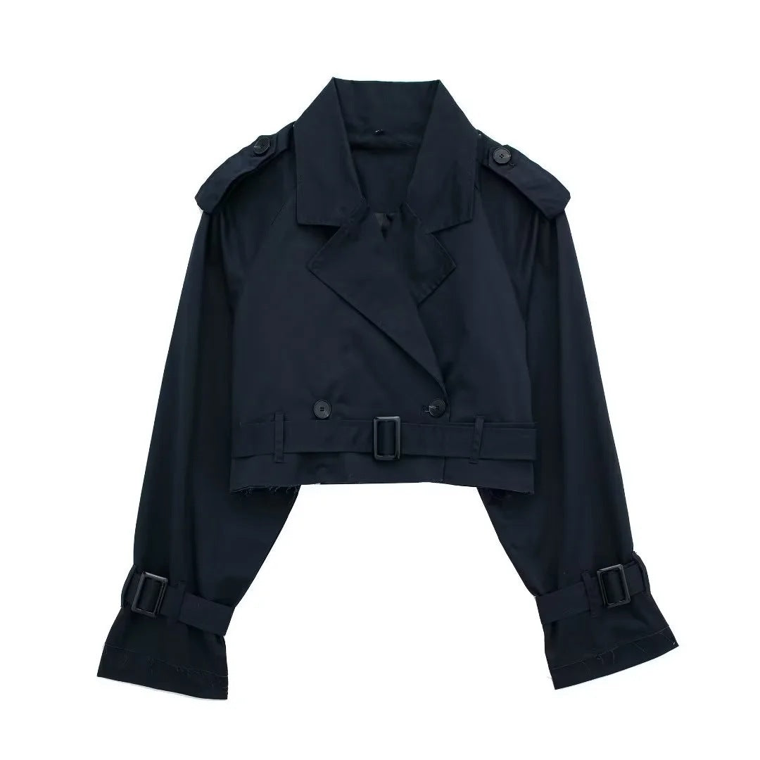 Trench Court Chic – Élégance Printanière