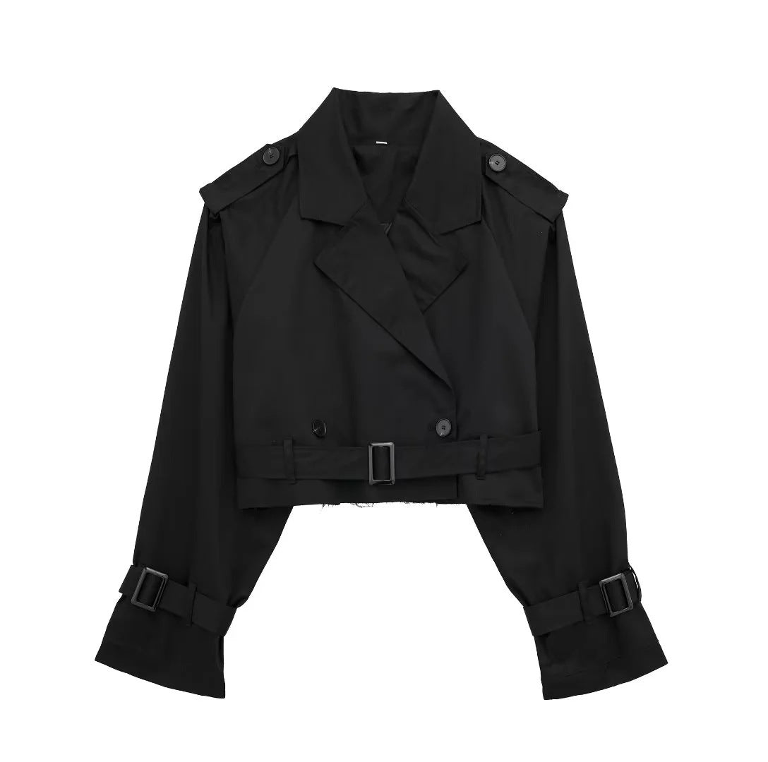Trench Court Chic – Élégance Printanière