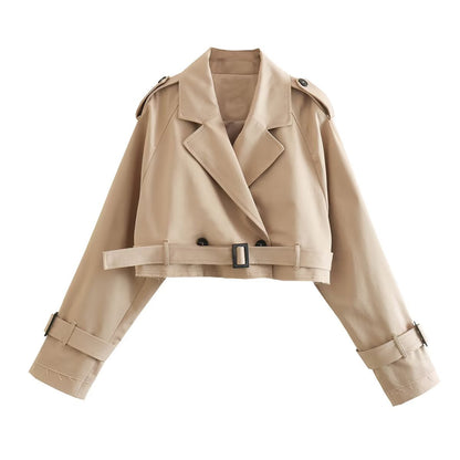 Trench Court Chic – Élégance Printanière