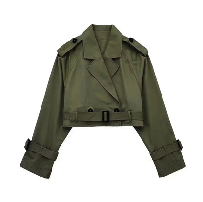 Trench Court Chic – Élégance Printanière