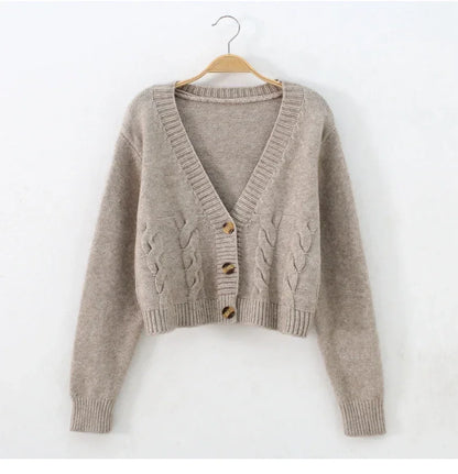 Élégance Tissée  – Le Cardigan Parfait pour un Hiver Chic