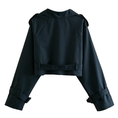Trench Court Chic – Élégance Printanière