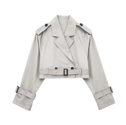 Trench Court Chic – Élégance Printanière